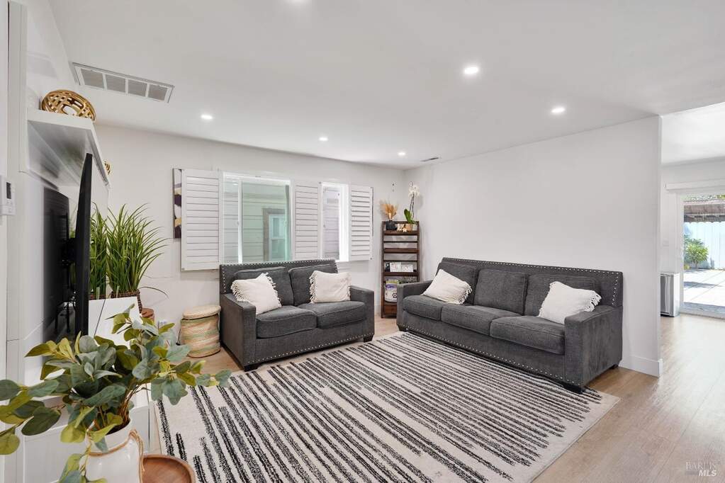 451 37th Street, Richmond, CA 94805