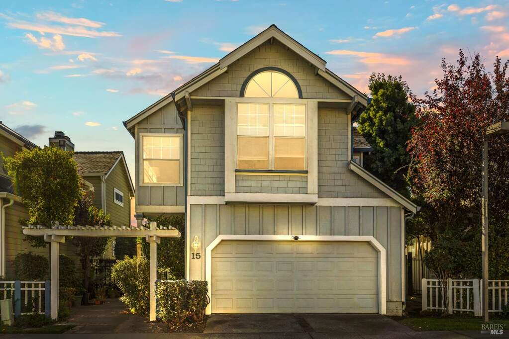 15 Marina Ridge Court