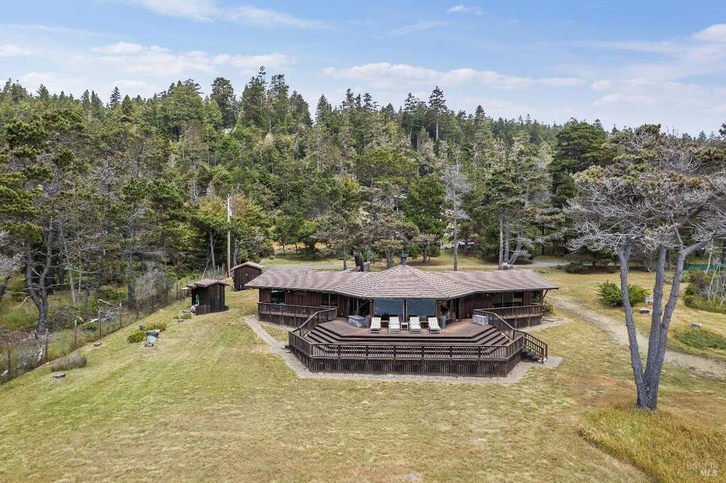 1.89 Acres +/- at 22100 Ninive Drive, Jenner, CA 95450
