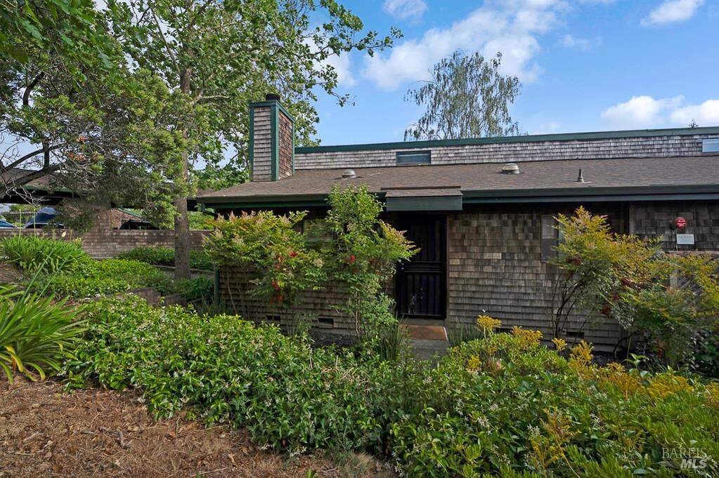 29 Pine Tree Circle, Cotati, CA 94931
