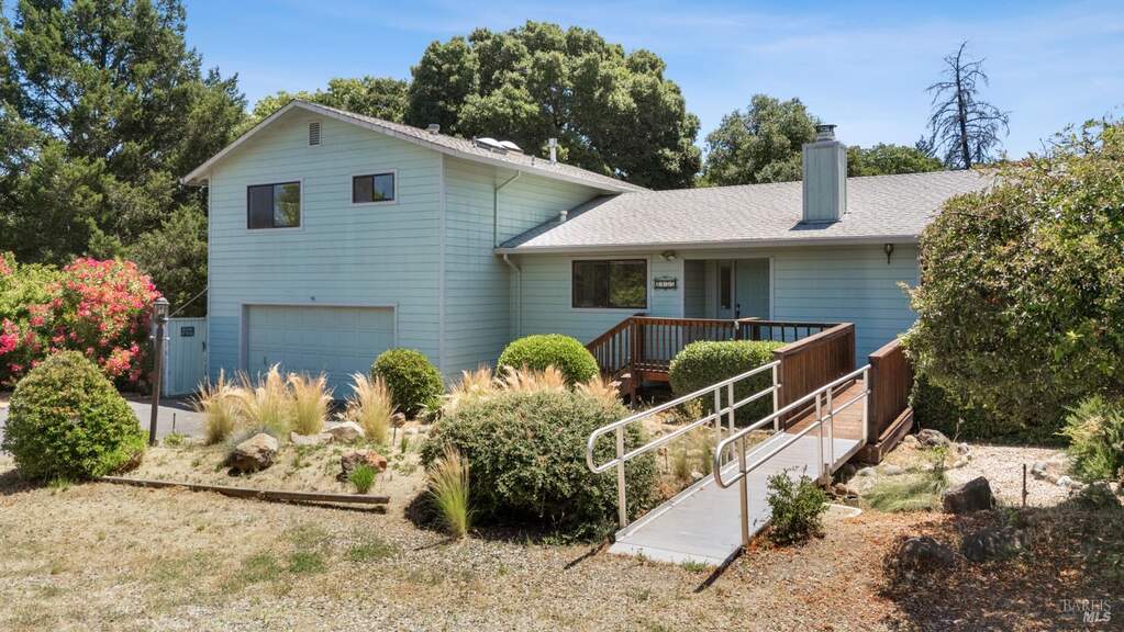 2155 Gowan Way, Redwood Valley, CA 95470