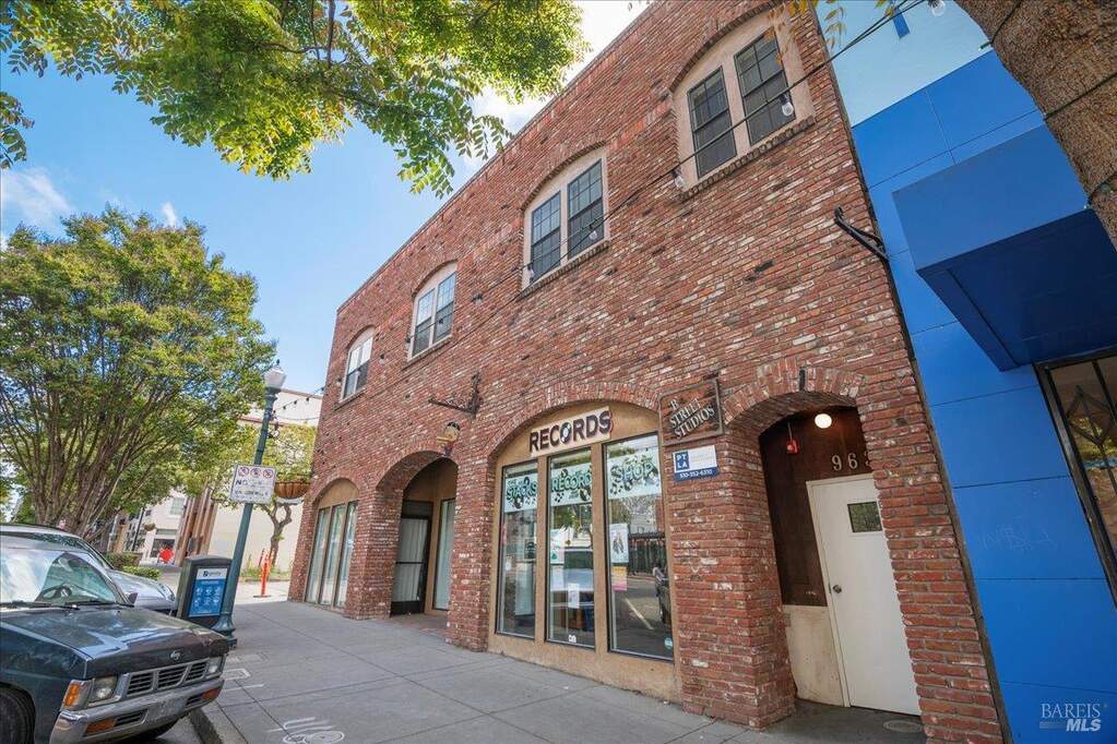 963 B Street, Hayward, CA 94541