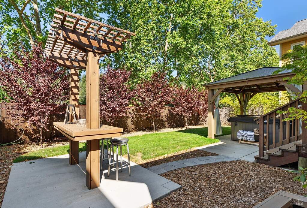 14610 Jomark Lane, Occidental, CA 95465