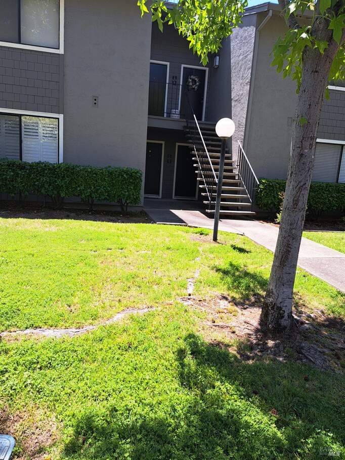 ground level unit at 900 Cambridge Drive #65, Benicia, CA 94510