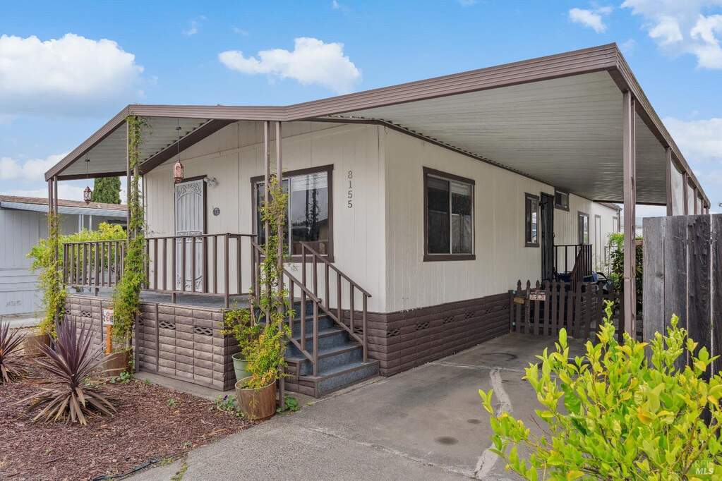 Welcome to 8155 Willow in Windsor at 8155 Willow Street, Windsor, CA 95492