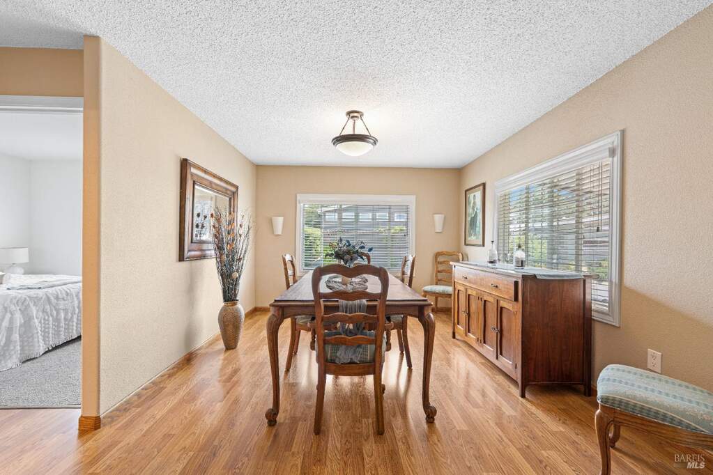 96 Shamrock Circle, Santa Rosa, CA 95403