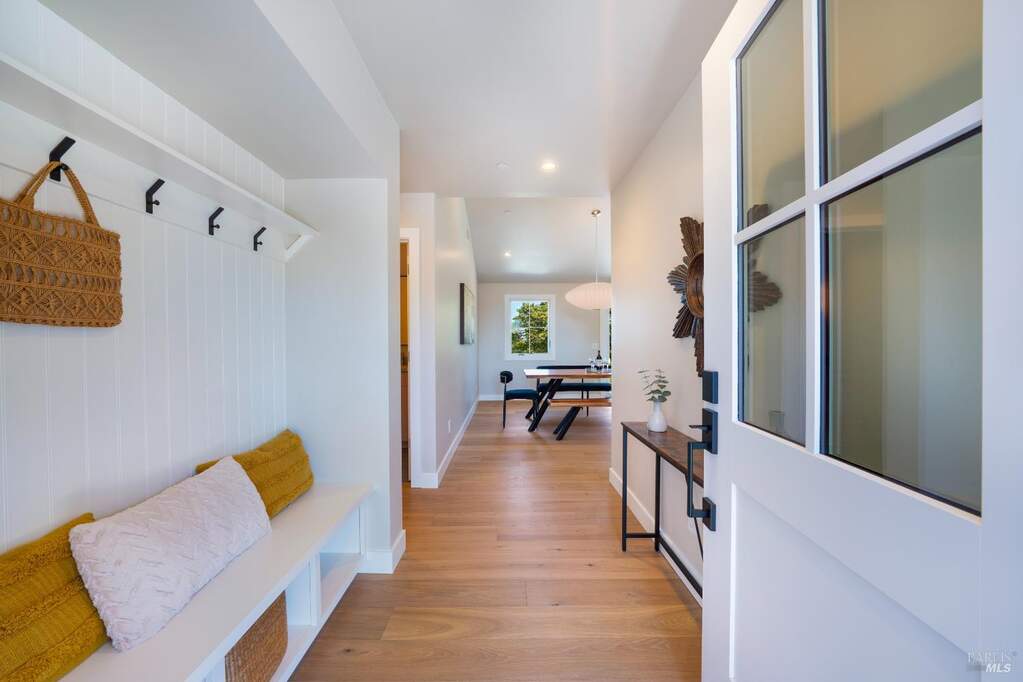 4005 Burnside Road, Sebastopol, CA 95472