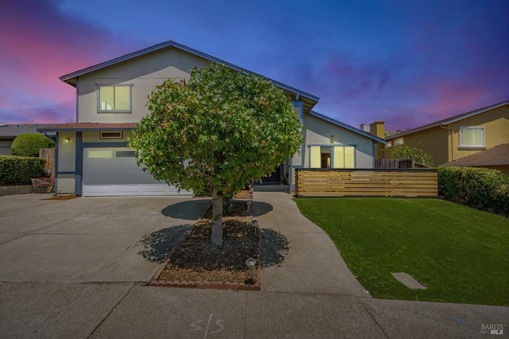 2223 Redwood Road