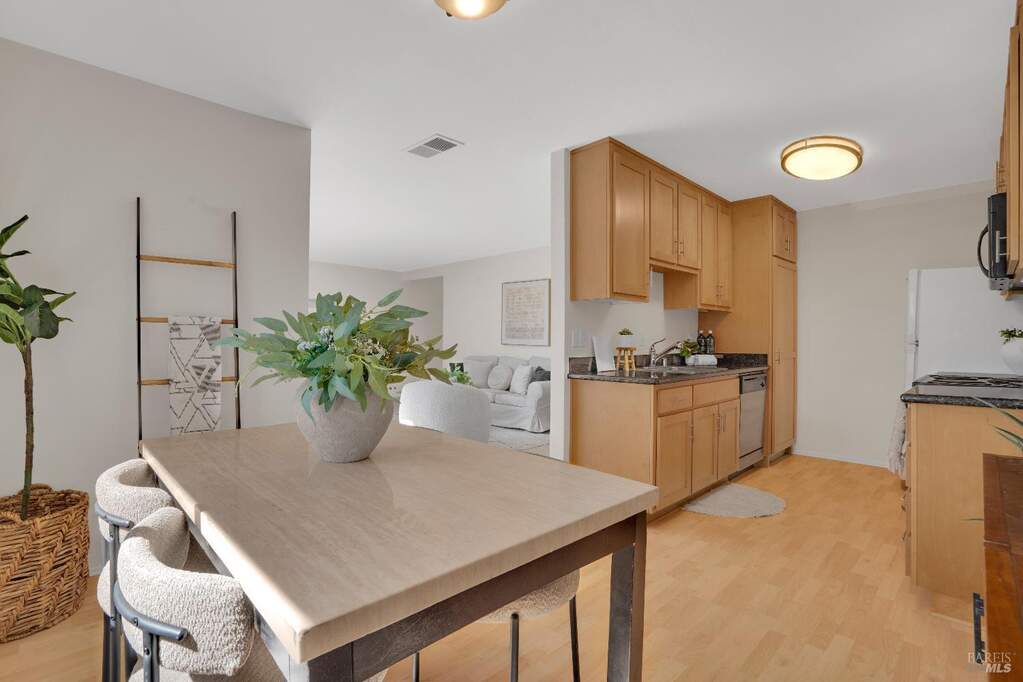 900 Cambridge Drive #184