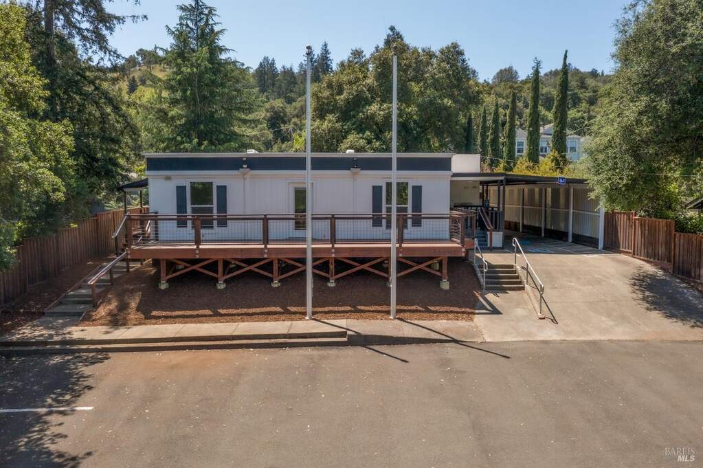 21249 Geyserville Avenue, Geyserville, CA 95441