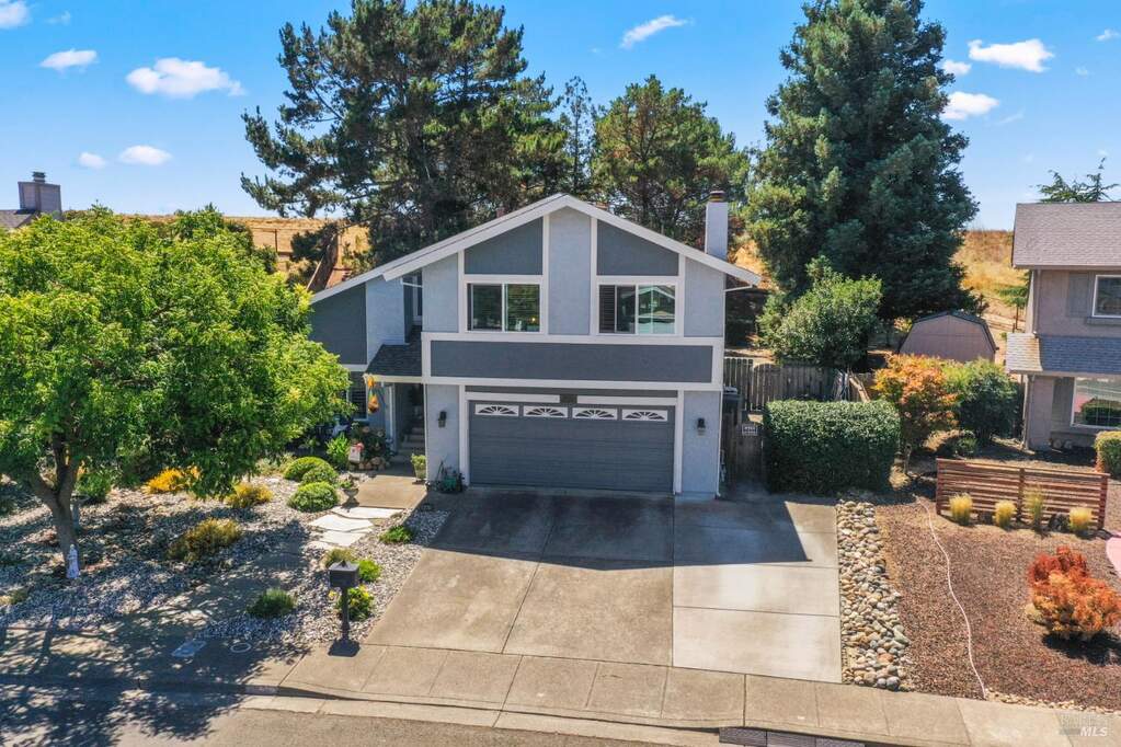 921 Bolton Circle