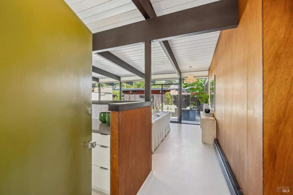 659 Las Colindas Road, San Rafael, CA 94903