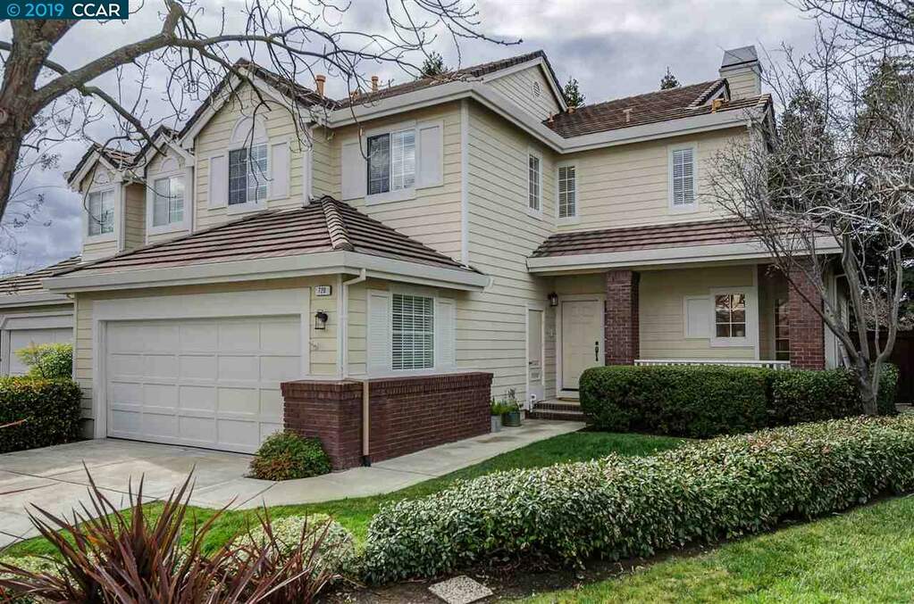 End of C-D-C, but street bends slightly left so lights from on-coming cars don't shine into house. at 720 Anizumne Ct., Clayton, CA 94517