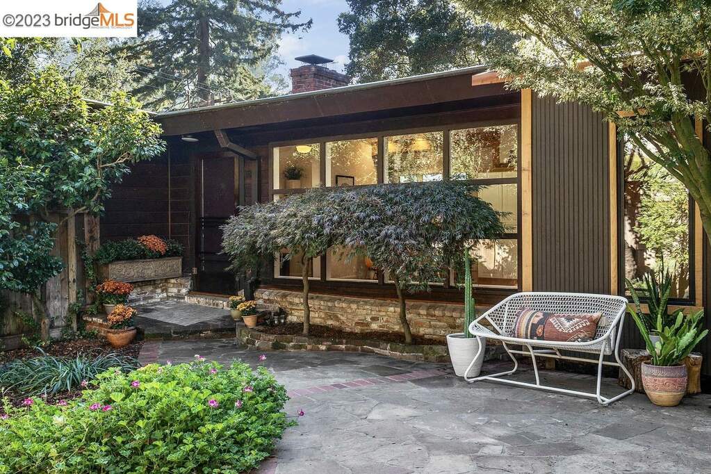 11 Conrad Ct, Oakland, CA 94611