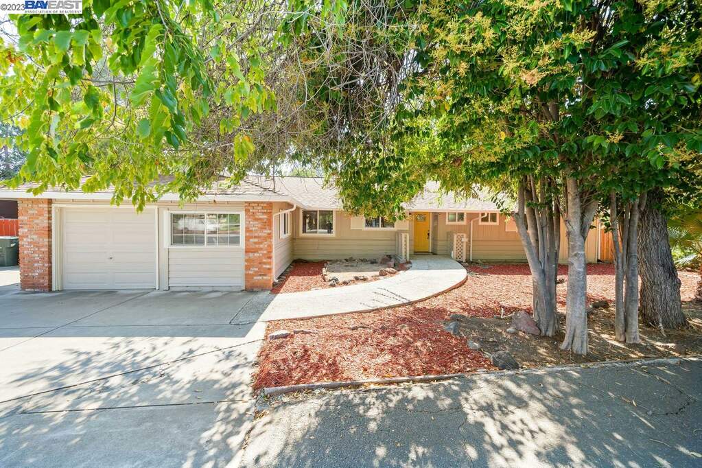 993 Oak Grove Rd, Concord, CA 94518