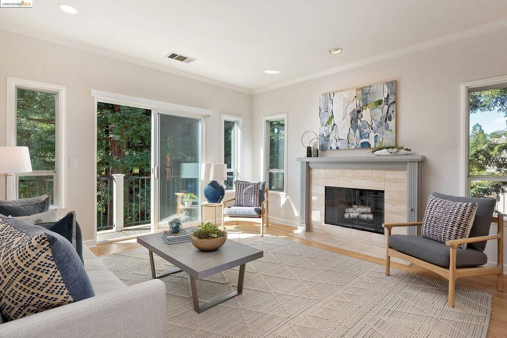 921 Leo Way, Oakland, CA 94611