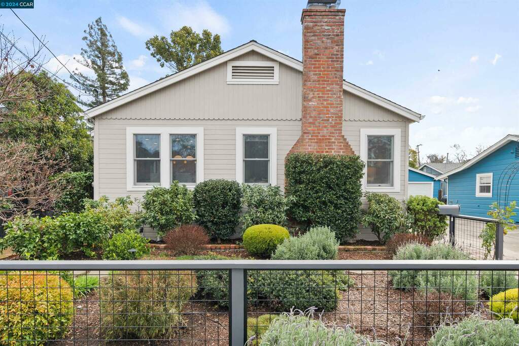 3489 Moraga Blvd, Lafayette, CA 94549