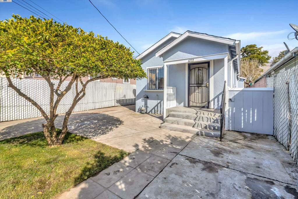 6222 Fenham Street, Oakland, CA 94621
