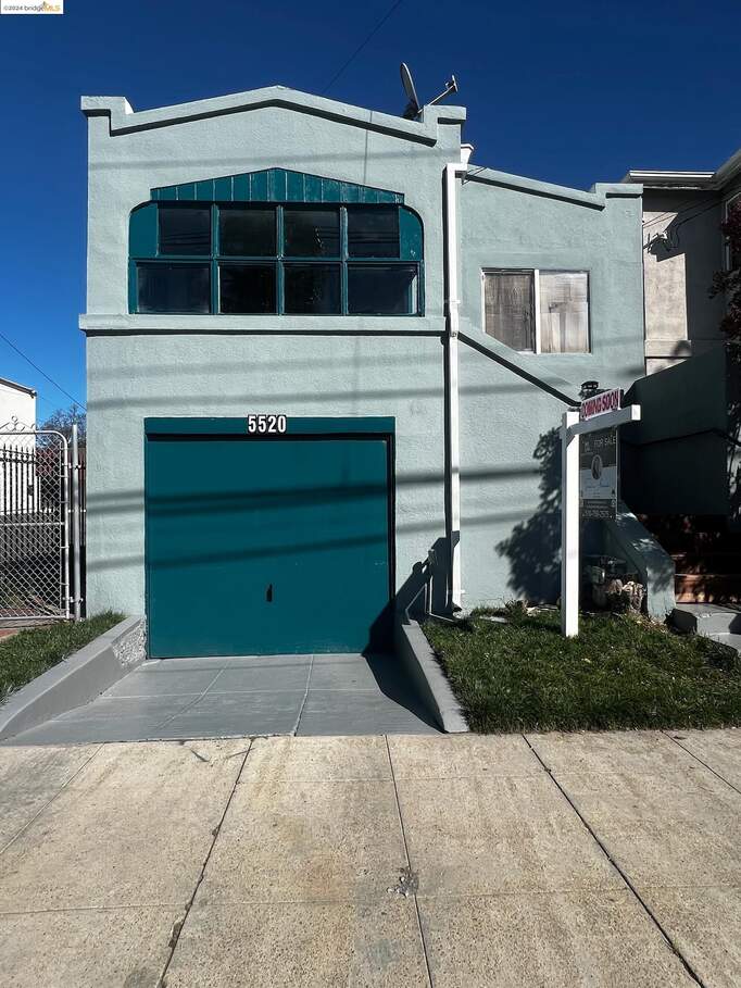 5520 Scoville Street, Oakland, CA 94621