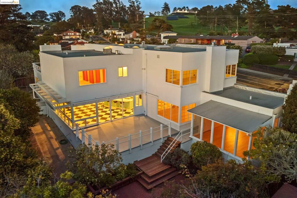 2511 Arlington Blvd
