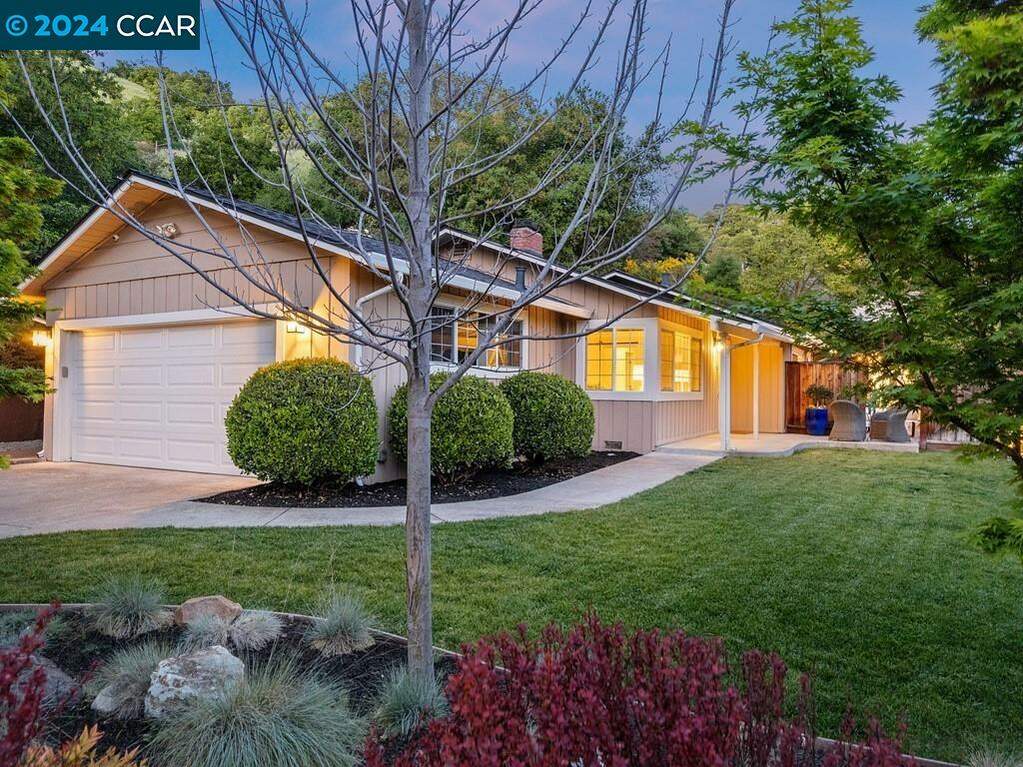 1138 Garden Ln