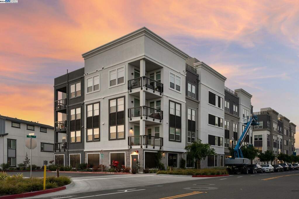 2826 Fifth Street, Alameda, CA 94501