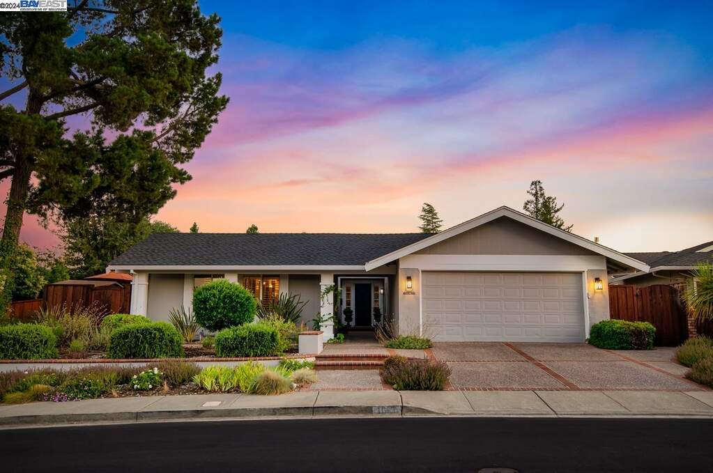 1045 Riesling Dr, Pleasanton, CA 94566