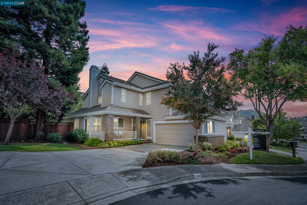 210 Round House Pl, Clayton, CA 94517