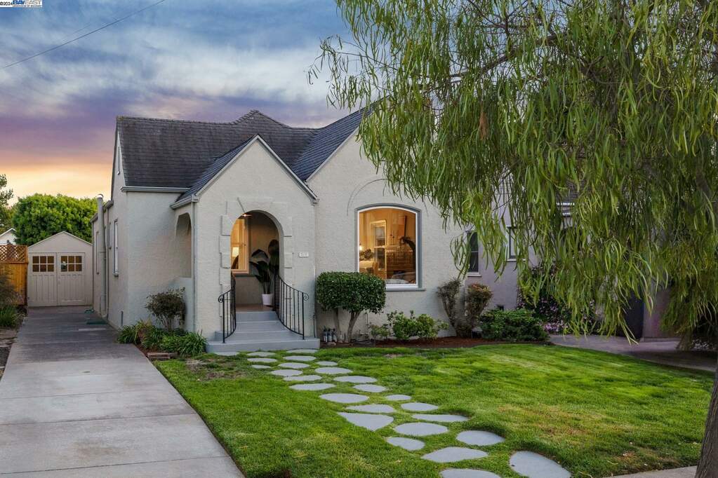 316 Santa Clara Avenue, Alameda, CA 94501