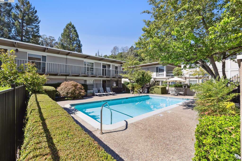2121 Donald Drive #18, Moraga, CA 94556