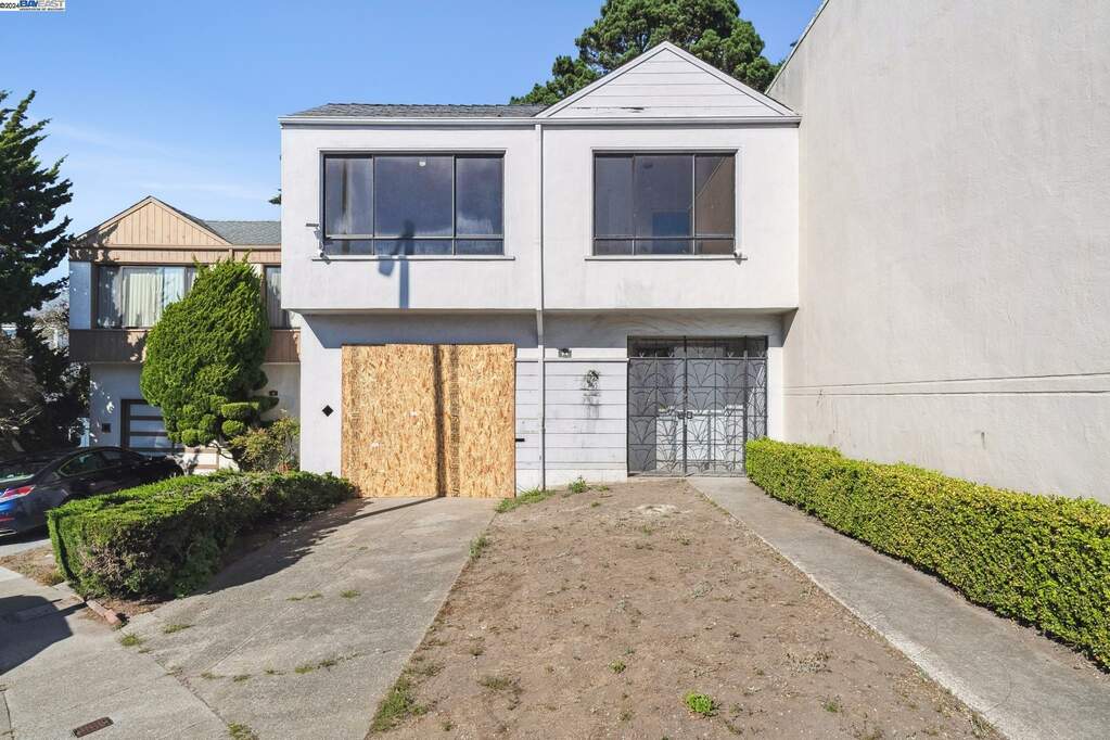 64 Molimo Dr, San Francisco, CA 94127