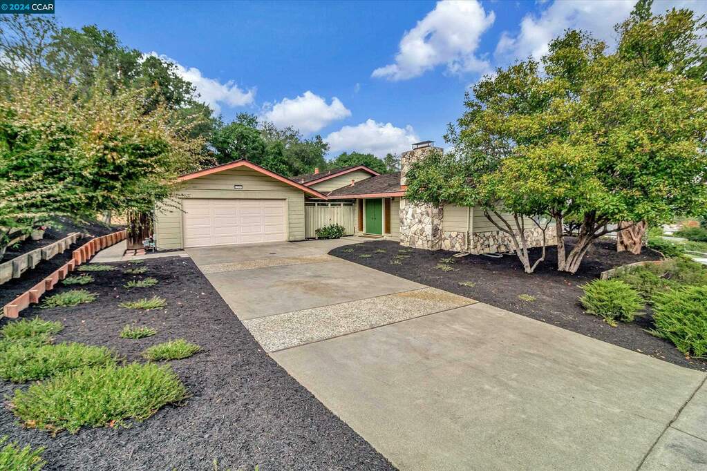 210 Town And Country Dr