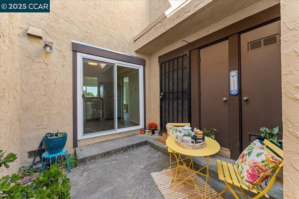 74 Villa Dr, San Pablo, CA 94806
