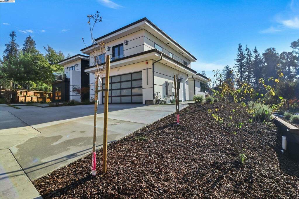4800 Crow Canyon Rd, Castro Valley, CA 94552