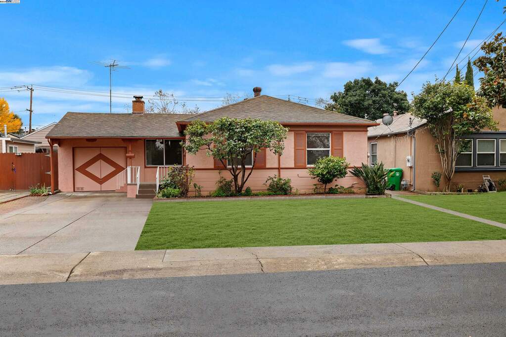 Spacious home in San Lorenzo Village at 588 Via Pacheco, San Lorenzo, CA 94580