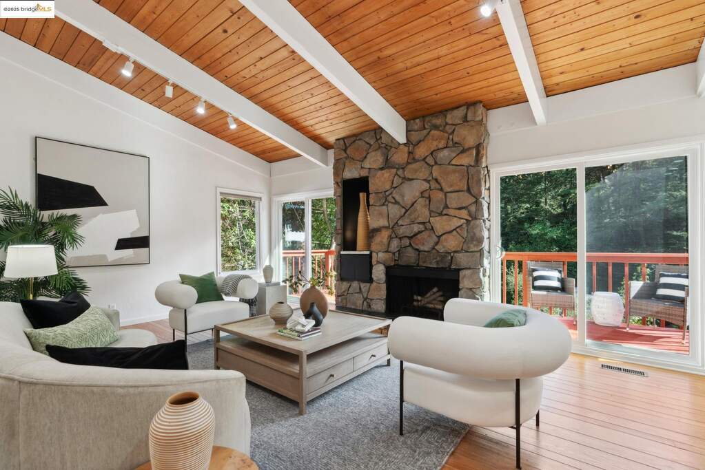 2755A Chelsea Drive, Oakland, CA 94611