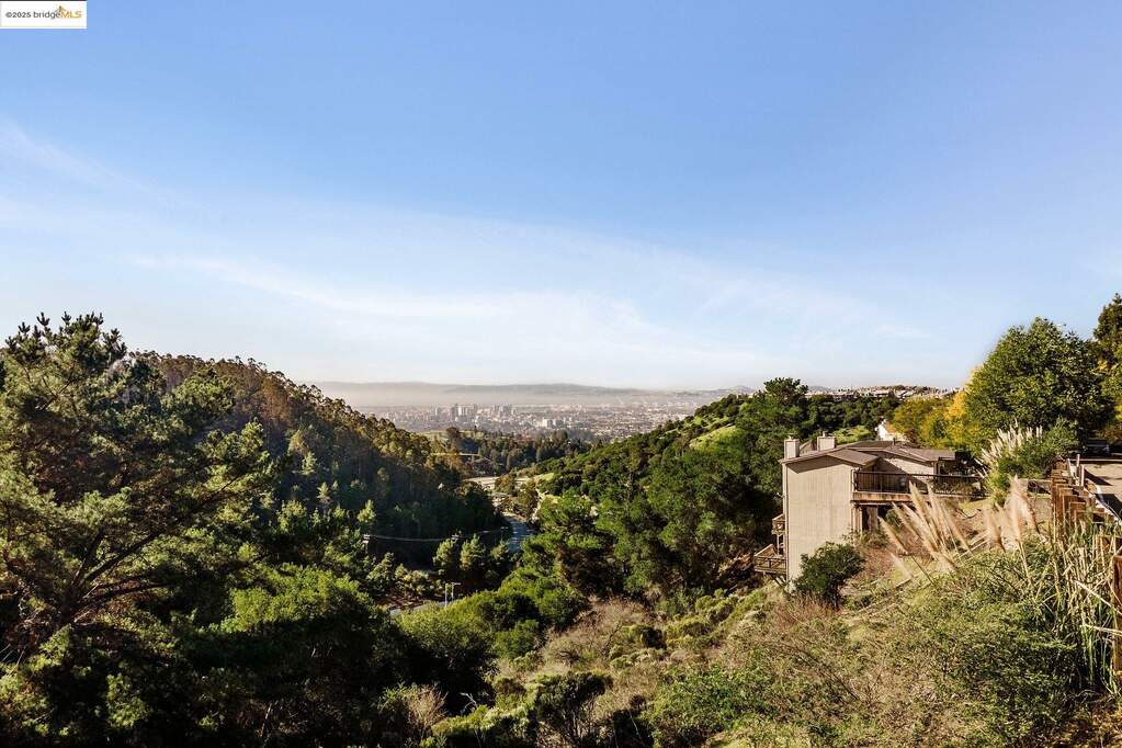  Tunnel Rd, Oakland, CA 94611
