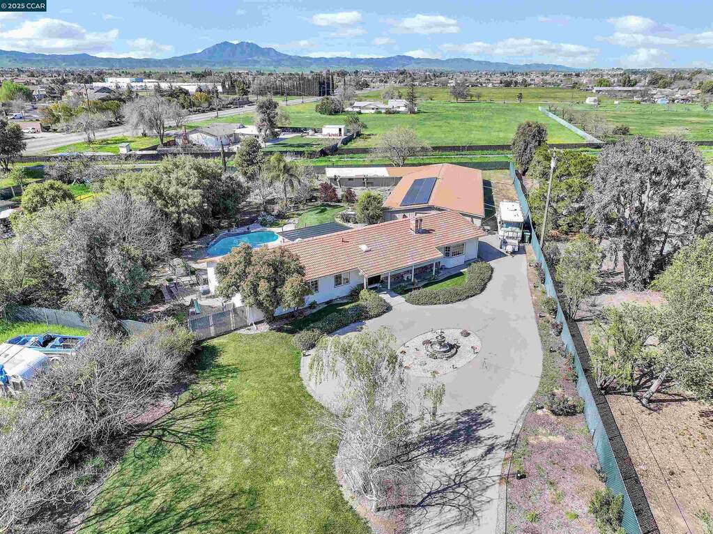 2571 Anderson Ln, Brentwood, CA 94513