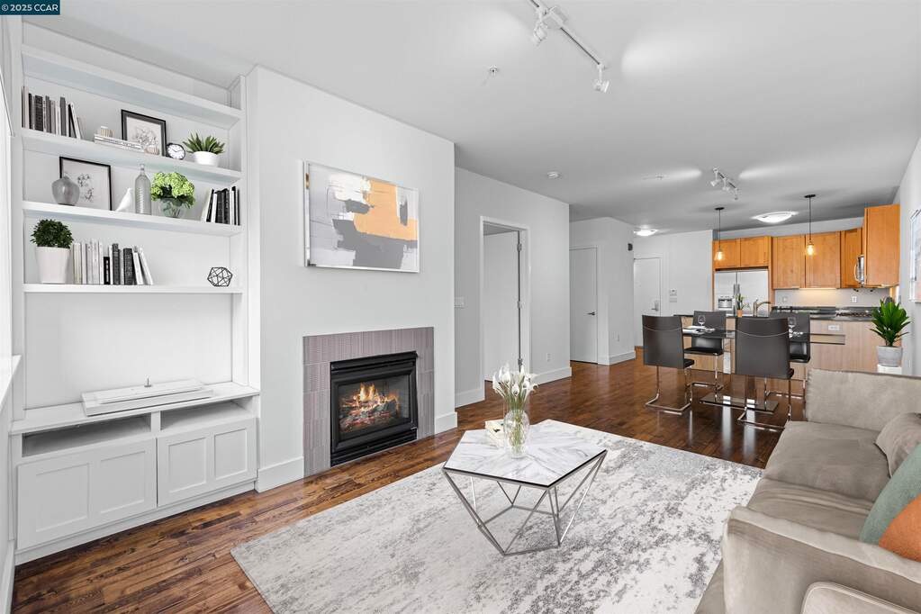 2300 Broadway #10, Oakland, CA 94612