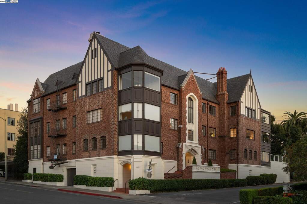 5301 Broadway Terrace #8, Oakland, CA 94618