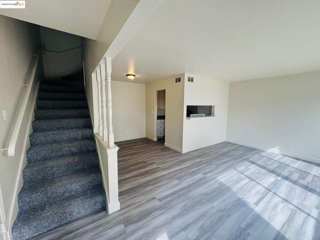 1076 Mohr Ln #B, Concord, CA 94518