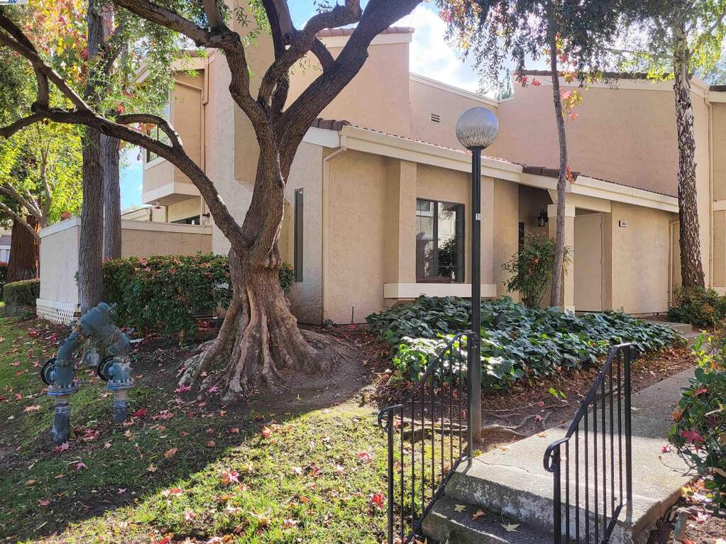 665 Palomino Dr #D, Pleasanton, CA 94566