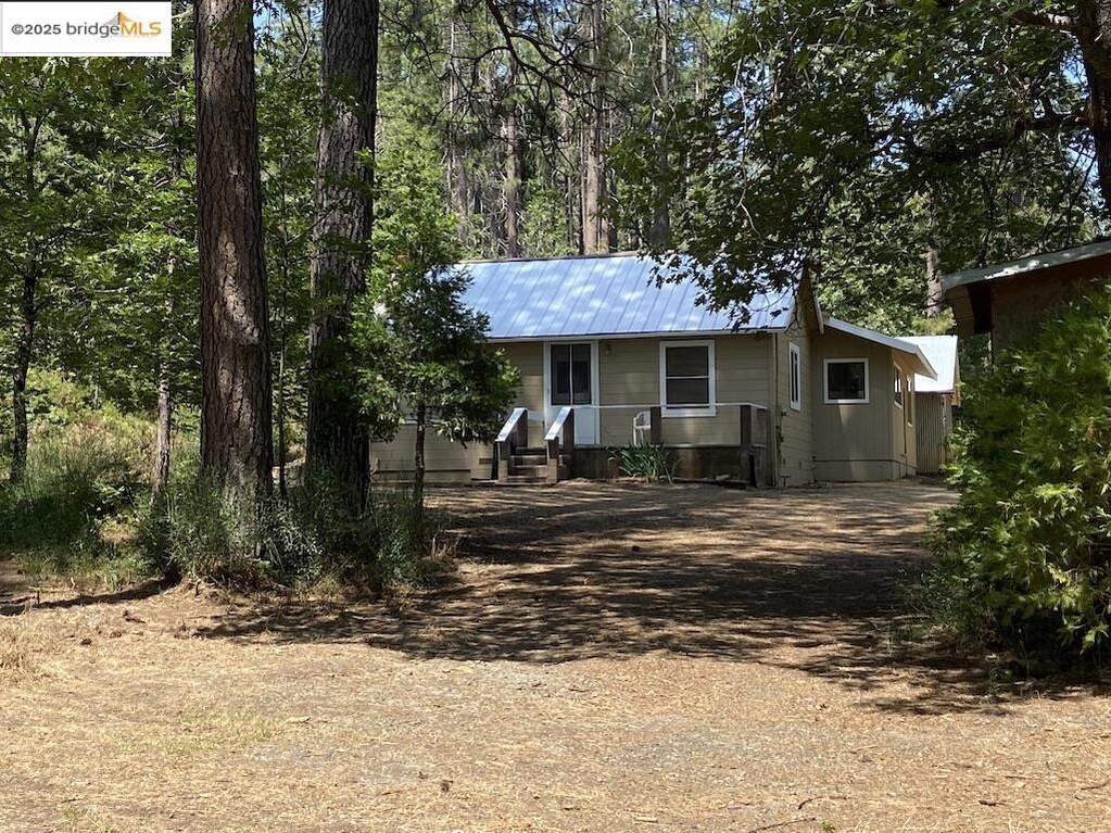 10967 Smith Station Rd., Groveland, CA 95321