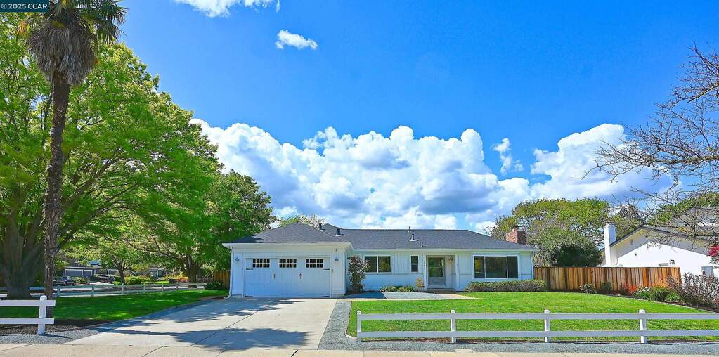 383 Caravelle Dr, Walnut Creek, CA 94598