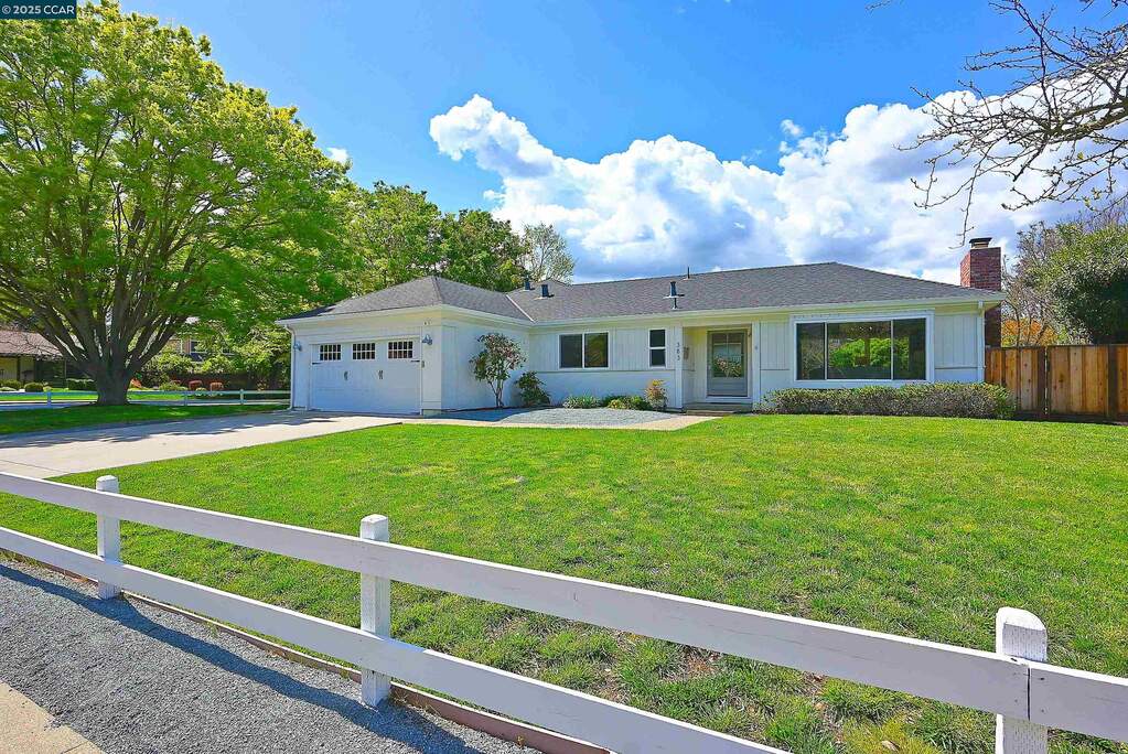 383 Caravelle Dr, Walnut Creek, CA 94598