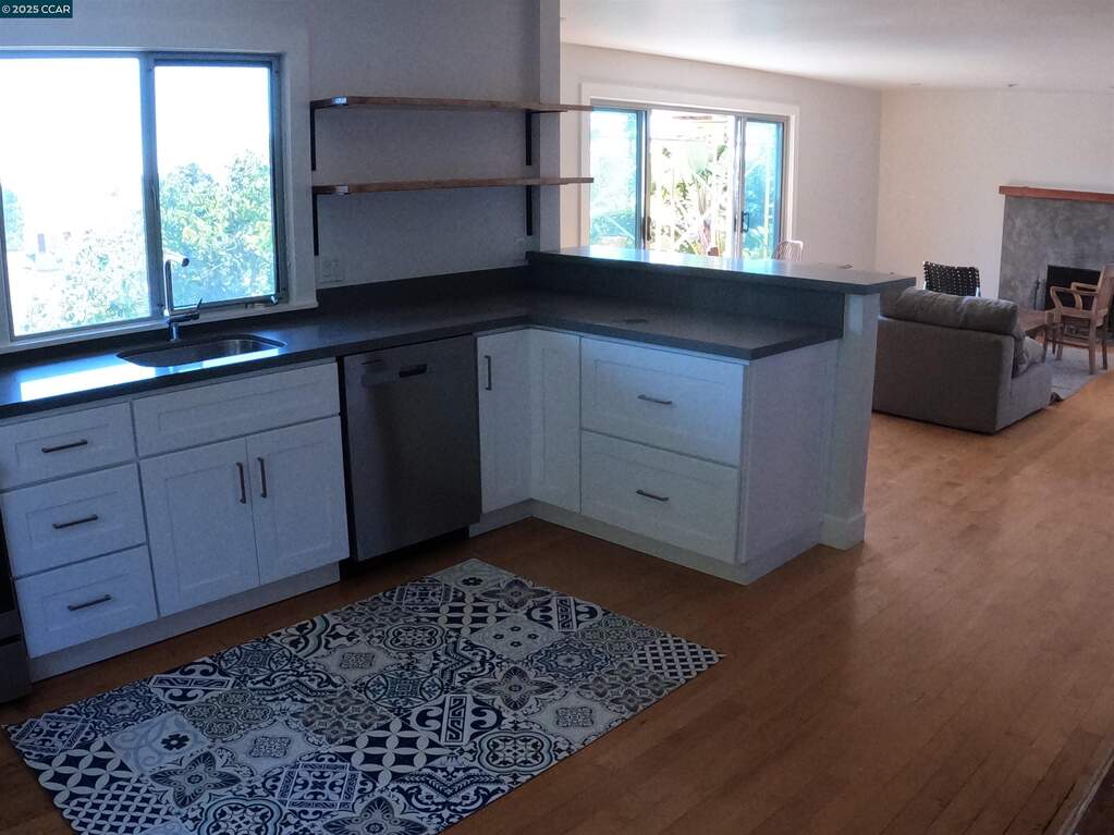 32 Kenilworth Dr #B, Kensington, CA 94707