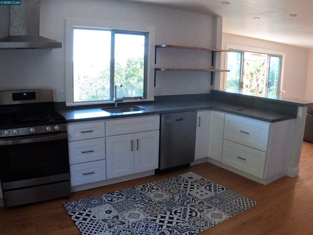 32 Kenilworth Dr #B, Kensington, CA 94707