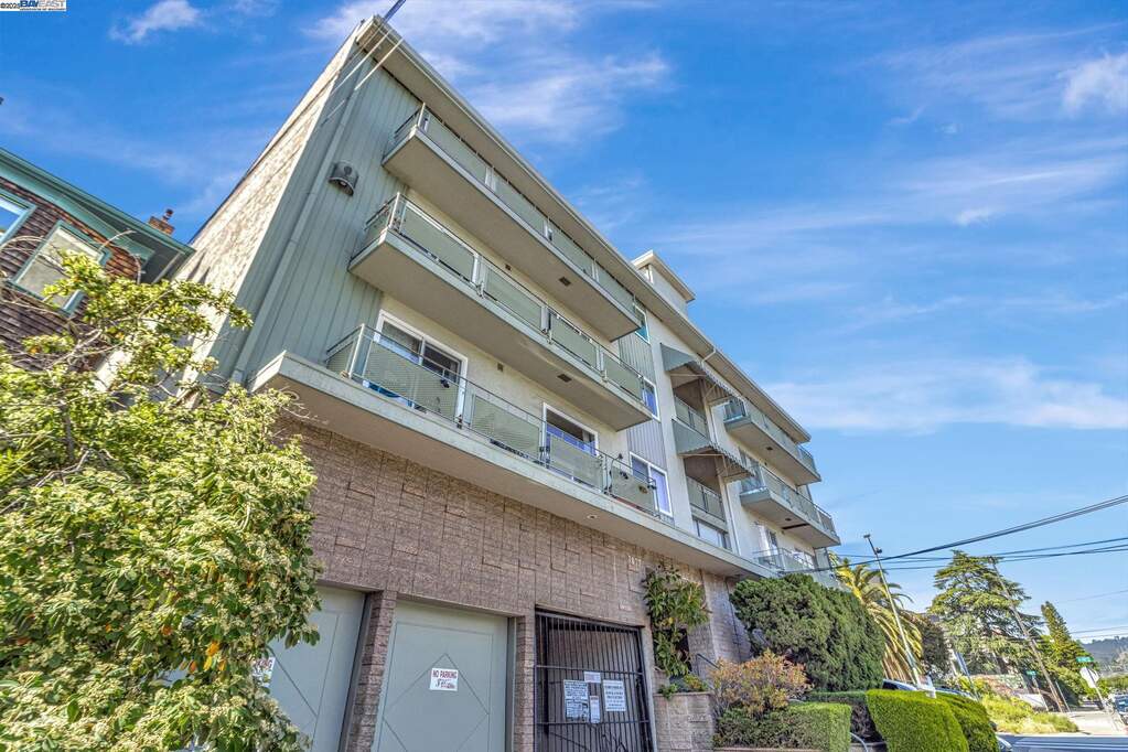 3877 Howe St #106, Oakland, CA 94611
