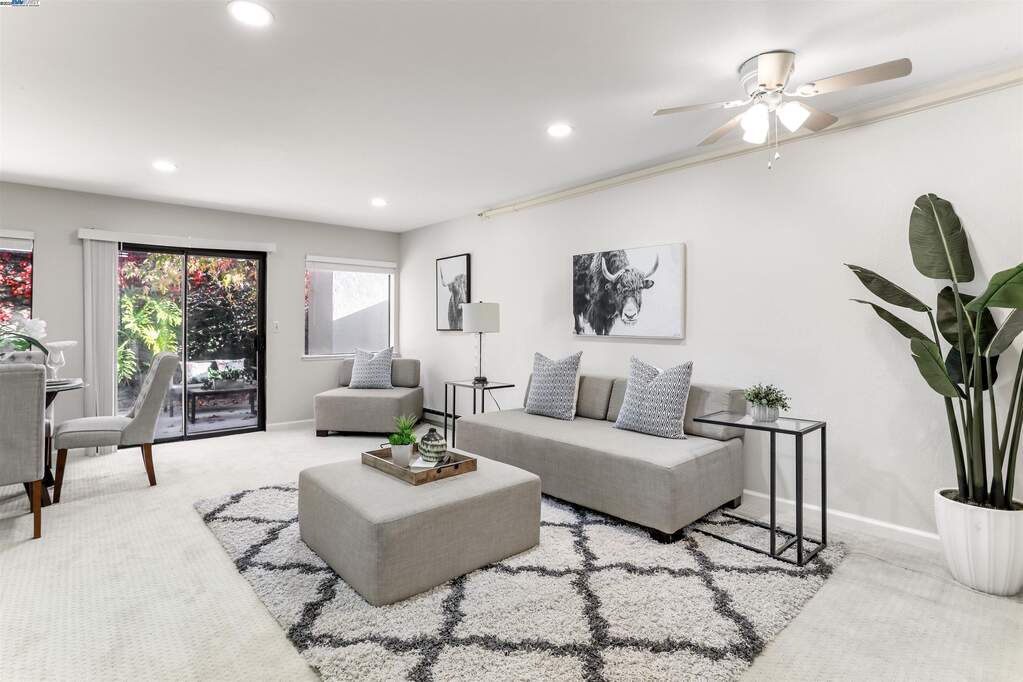 320 Peninsula Ave #107