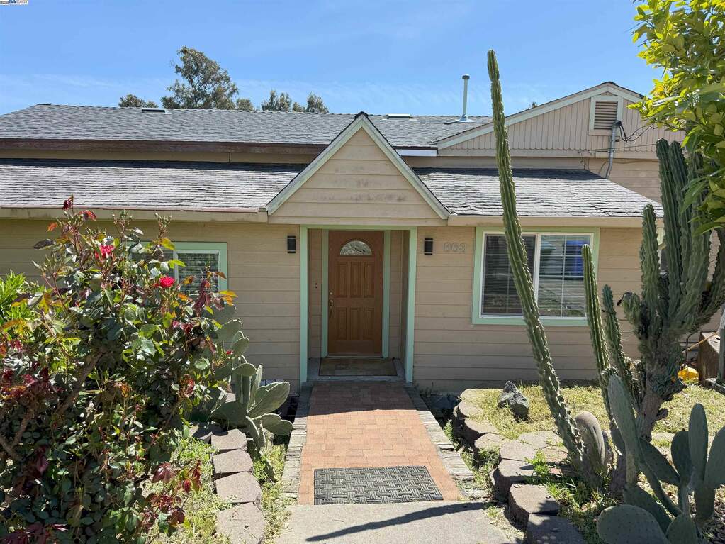663 Renfrew Rd, El Sobrante, CA 94803